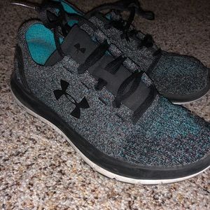 Underarmour tennis shoes